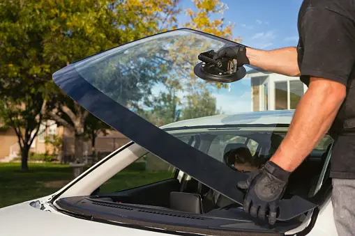 benefits-of-professional-windshield-chip-repair
